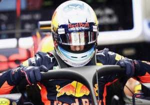Ricciardo: 'Rondetijd van Hamilton doet pijn, we hebben duidelijk niet de snelheid'