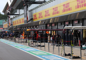 F1 driver trio share EPIC selfie with Silverstone's 'special guest'