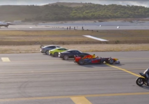 VIDEO: Formule 1-auto vs. Tesla, straaljager, superbike en vliegtuig