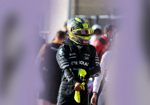 Hamilton voorzichtig positief over nieuwe vloer Mercedes: "Nu nog drie keer deze stap zetten"
