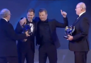 Beschonken Räikkönen neemt prijs op FIA gala in ontvangst