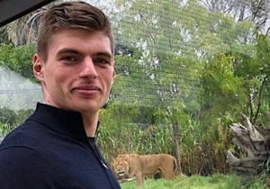 IN BEELD: Max Verstappen aangekomen in Melbourne