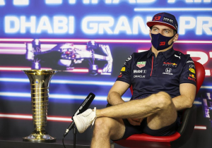 Verstappen: "Denk dat het niet nodig is om met Hamilton te gaan zitten"