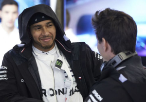 Mercedes back Hamilton amid India controversy