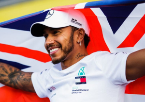 Hamilton brengt eerbetoon aan overleden opa: "Wil hem trots maken"
