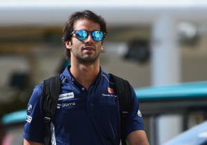Former F1 star in massive crash after terrifying collision with wall