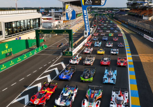 Le Mans 24 Hours race hit by BIZARRE crash