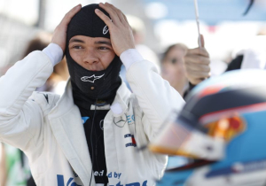 De Vries glundert na Young Driver Test: "Bolide komt van andere planeet"