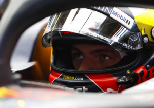 Sainz: "Als Verstappen wint in Baku, is iedereen alles weer vergeten"