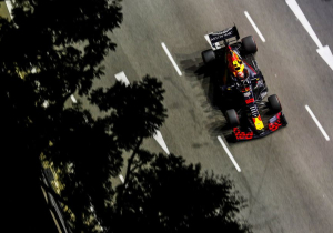 Albon heeft het lastig in Singapore: "Alles raakt oververhit"