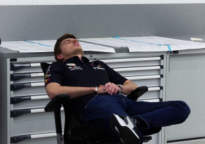 Verstappen ontspant nog even voordat het seizoen losbarst
