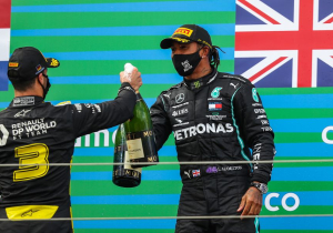 Ricciardo 'tips his hat' - and Schumacher helmet - to Hamilton