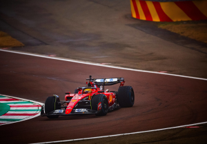 Hamilton gecrasht tijdens privétest Ferrari in Barcelona