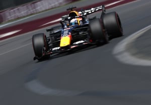 LIVE | Kwalificatie GP Australië: Russell snelste halverwege Q3, Verstappen P20 na crash