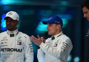 VIDEO: Hamilton en Bottas op bezoek bij nieuwe kantoor Petronas