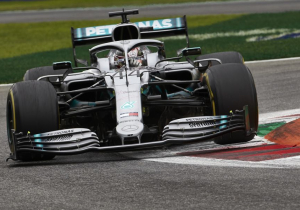 Hamilton verrast: "Lijkt erop dat we kunnen vechten met Ferrari"