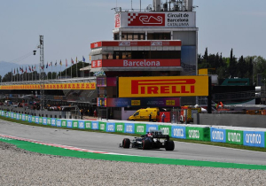 Hamilton tees himself up for historic pole as Red Bull struggle in Spain