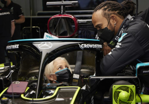 Hamilton praises "very special human being" he cannot do without in F1