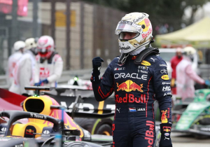 Verstappen pakt de sprintrace: "Als ik morgen zoals vandaag start wordt het wel lastig'