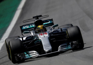 Lewis Hamilton waande zich op de kartbaan: "Het was leuk"