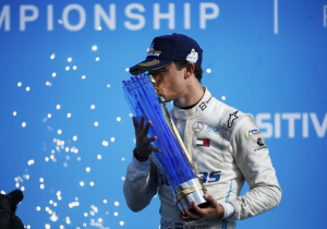 De Vries klaar om kampioenschap te verdedigen: 'De teller staat weer op nul'