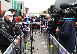 Bottas over zijn toekomst: "Het gaat de goede kant op"