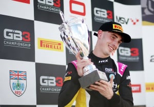 GB3-coureur krijgt ernstige kankerdiagnose en moet rest van het raceseizoen uitzitten