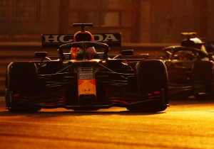 Why Verstappen is "one step ahead" of Hamilton