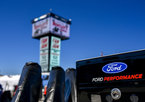 Ford chief reveals how Ricciardo has been HELPING ahead of F1 return