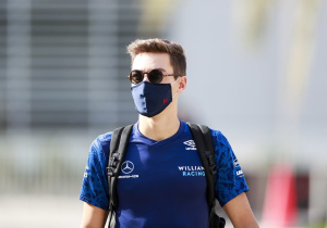 Alonso wisselt helm uit met Russell: "Toekomstig wereldkampioen"