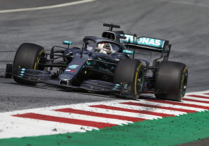 Mercedes explain Hamilton front-wing damage in Austria