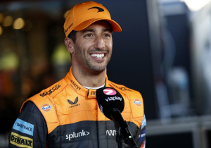 McLaren hint at Ricciardo contract talks