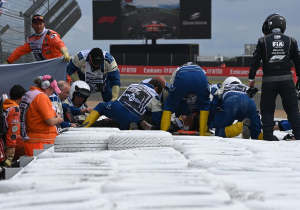 Zhou onthult angst voor brand tijdens crash in Silverstone: "Voelde dat er iets lekte"