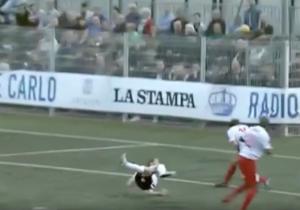 VIDEO: Formule E-coureur scoort ongelooflijk doelpunt in traditionele voetbalwedstrijd