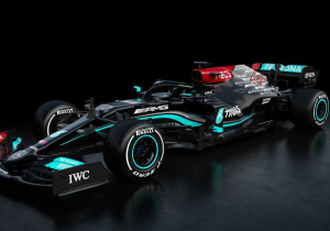 Mercedes W12 shows off "sexy bulge", "new clothes" and a veil of secrecy