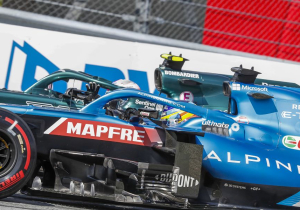 Alonso 'privileged' to share a track with Vettel