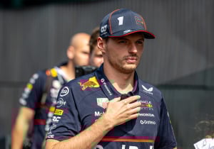 Waterpistool verrast Verstappen tijdens zomerstop