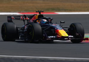 Verstappen komt bijna twee seconden tekort tijdens enige vrije training voor GP China