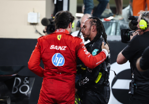 F1 boss hits out at Hamilton Ferrari move