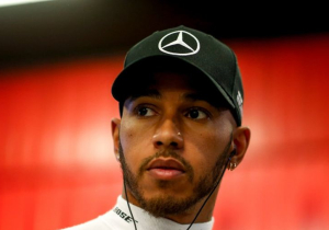 Hamilton sure he will sign Mercedes deal after more delays