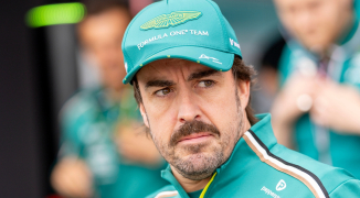 Alonso exhibe los OSCUROS manejos dentro de Aston Martin