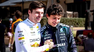 Antonelli pakt eerste zege in China, Verstappen finisht niet en sneert naar andere coureurs | GPFans Recap