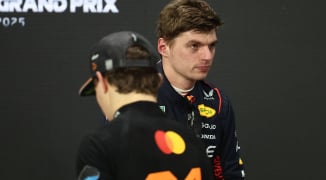 Lof voor zwijgende Verstappen: 'Heeft hij slim gespeeld'