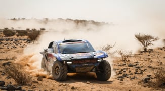 Dakar 2026: Henk Lategan valt uit, Ekström wint Etappe 11 en Van den Brink verliest meer tijd