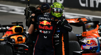 Norris bedankt 'verdomd goede coureur': "Verstappen maakte ons leven een hel"