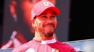 Hamilton in een euforische bui na puike race in Imola: "Tifosi was geweldig!"