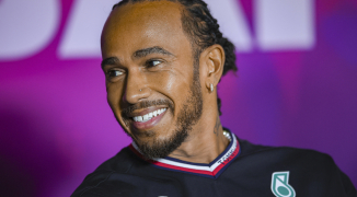 Hamilton drove F1 car with butt cheek in MIDAIR