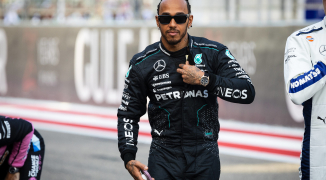 Hamilton krijgt waarschuwing van FIA na hinderen Sargeant, boete voor Mercedes