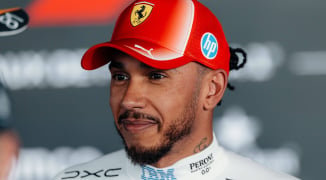 Hamilton geniet en pakt P2: "Geweldig om eindelijk weer eens met Max te racen"