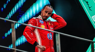 Hamilton verdedigt Ferrari na blunder in Maleisië: 'McLaren maakte exact dezelfde fout'